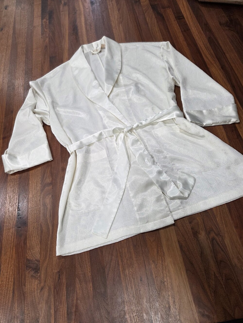 Victoria's Secret Gold Label Textured Ivory Satin-Trim Kimono Robe Size M/L